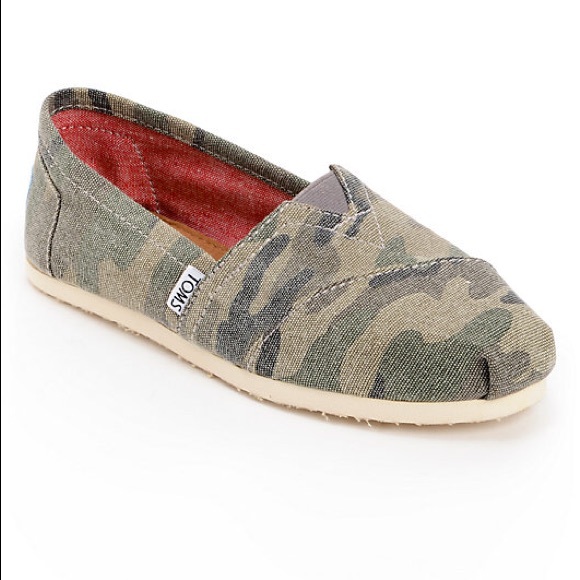 Camo Toms - Picture 1 of 5